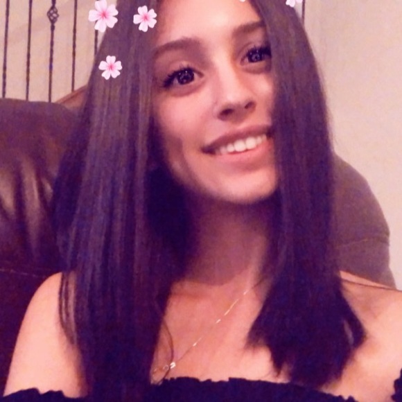 Meet your Posher, Alina - Picture 1 of 1